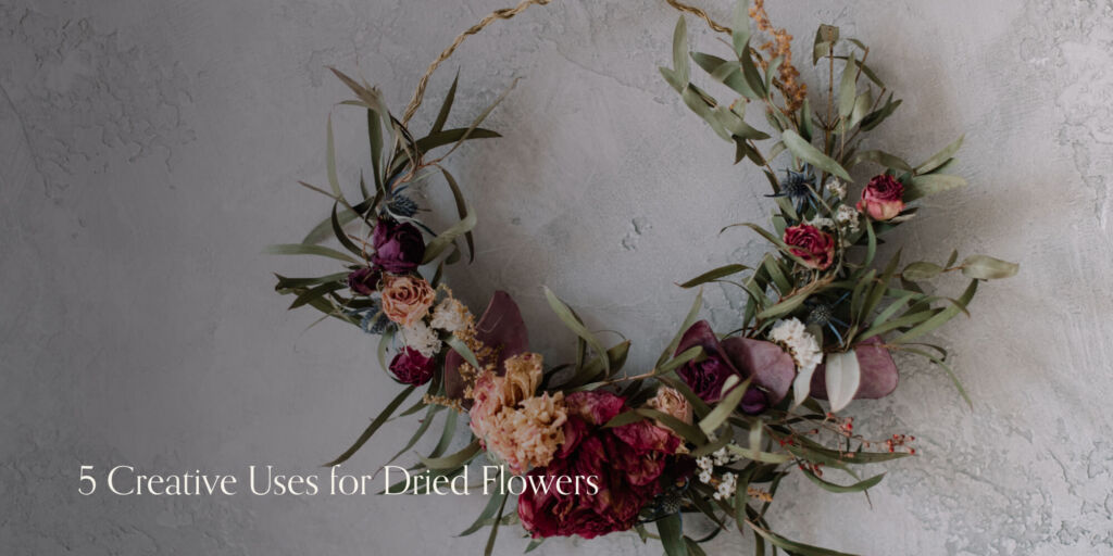 dried-flower-arranged-in-a-crescent-decoration